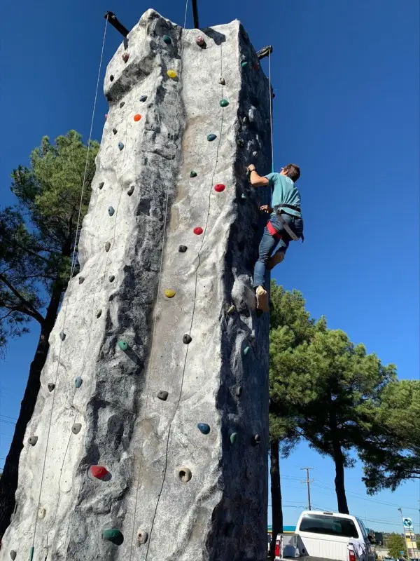 WoodlandHeightsConwayClimbingWall