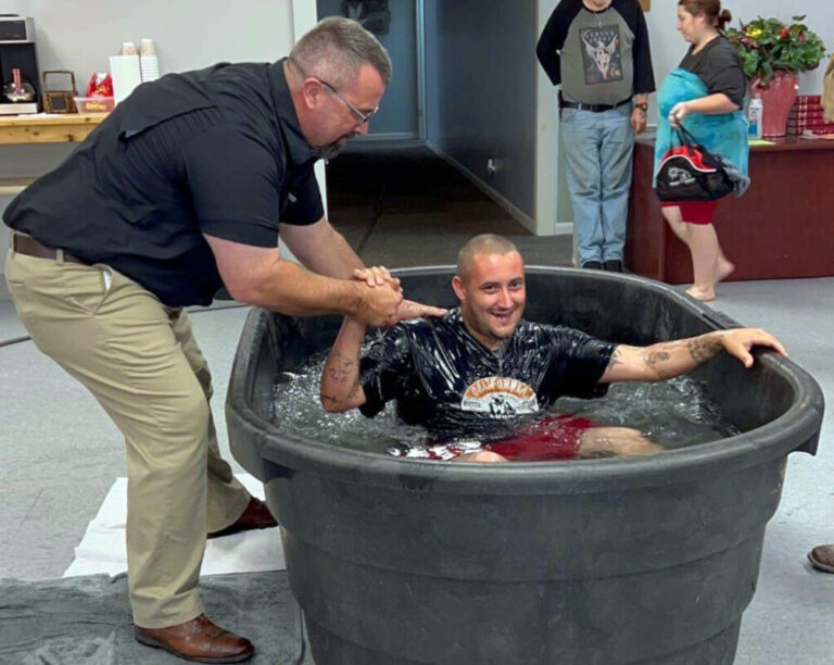 Shane Fore baptizing cropped 1024x816 1