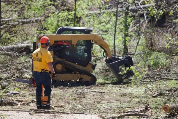 Tornado debris removal Arkansas 600x400 1