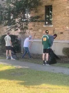 10.17UAM.OneDayCampusCleanup 1 rotated