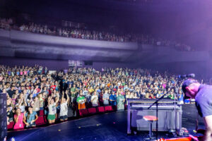 Super Summer Crowd